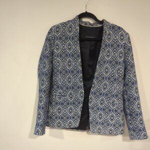Graphic stitched Banana Republic jacket, size 6. Beautiful pattern.